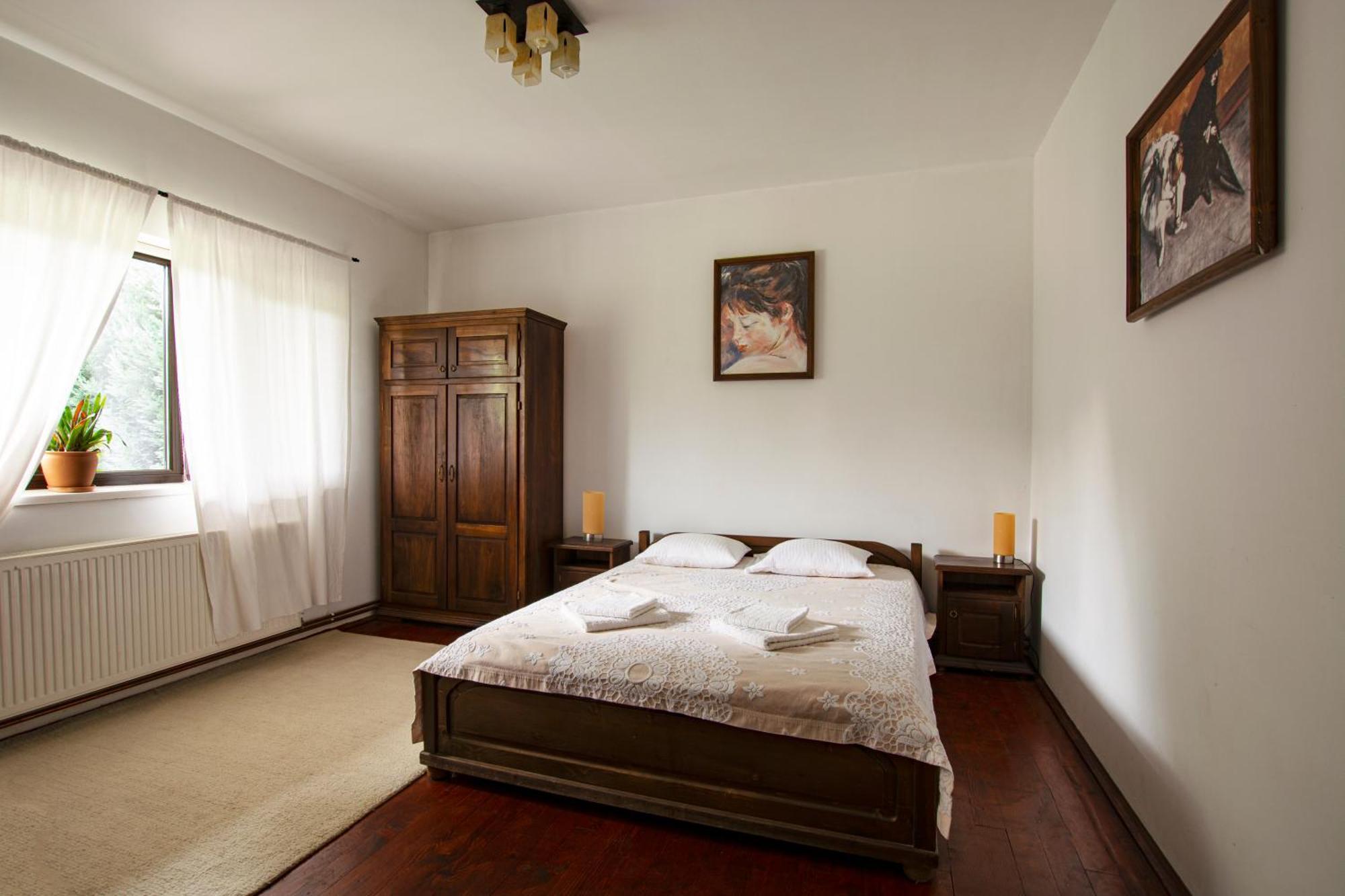 Pension Andra'S House Horezu Bagian luar foto